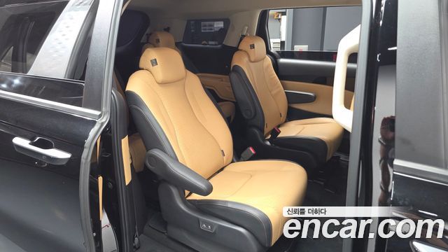 Kia Canival 2023 — photo 18