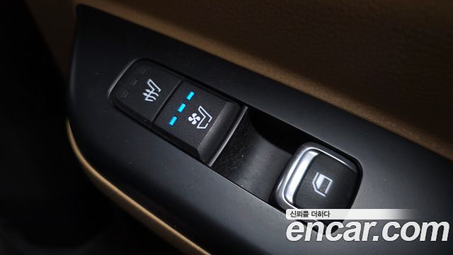 Kia Canival 2023 — photo 25