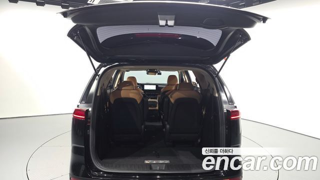Kia Canival 2023 — photo 26