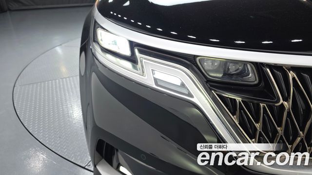 Kia Canival 2023 — photo 8