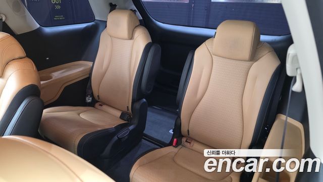 Kia Canival 2023 — photo 27