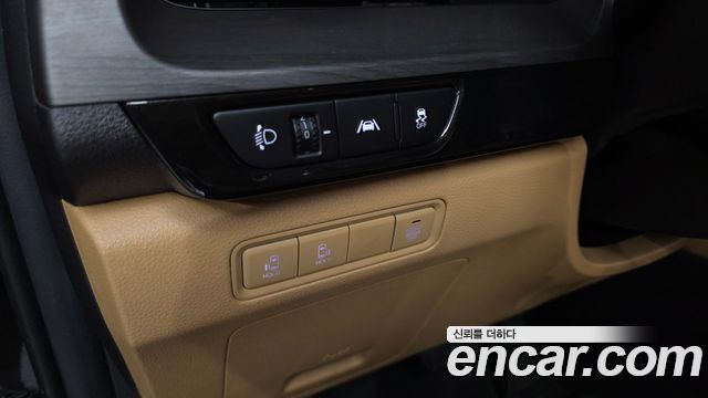 Kia Canival 2023 — photo 32