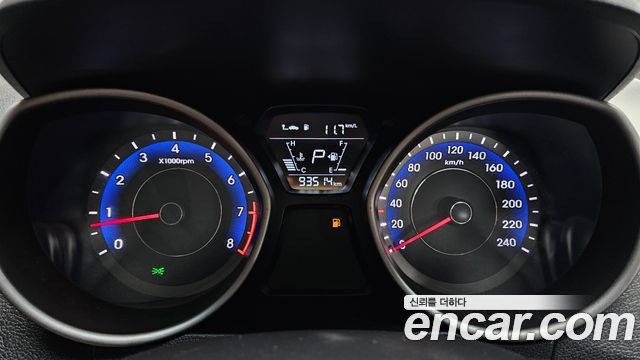 Hyundai AVANTE 2015 — photo 11