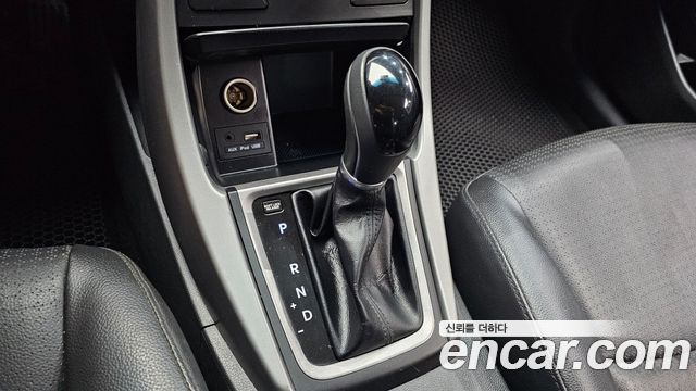 Hyundai AVANTE 2015 — photo 12