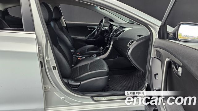 Hyundai AVANTE 2015 — photo 17