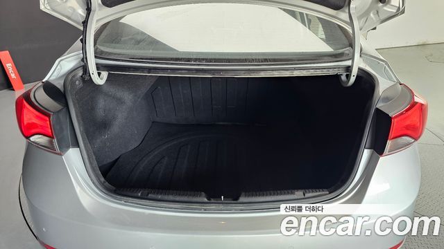 Hyundai AVANTE 2015 — photo 26