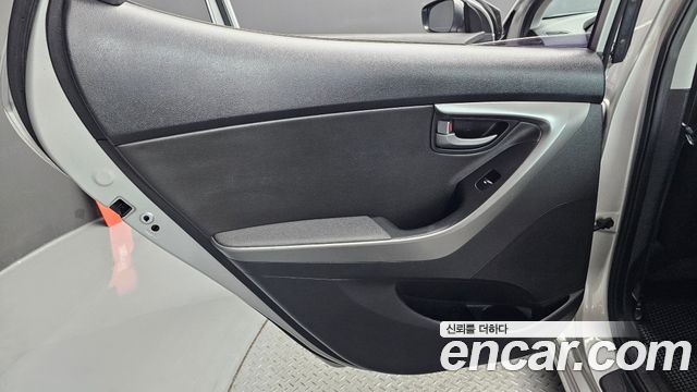 Hyundai AVANTE 2015 — photo 15