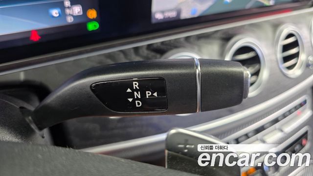 Mercedes-Benz E-Class 2017 — photo 9