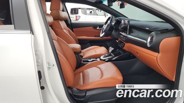 Kia K3 2022 — photo 16