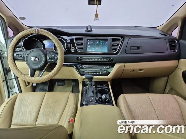 Kia Canival 2018 — photo 5