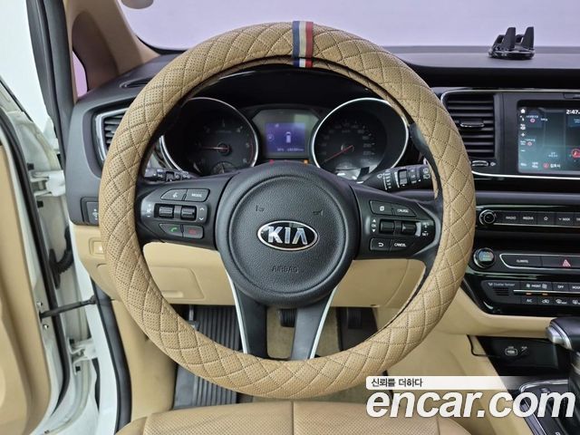Kia Canival 2018 — photo 7