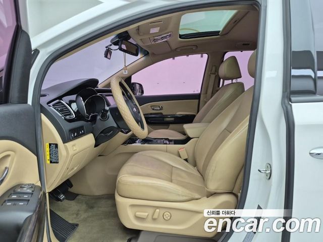 Kia Canival 2018 — photo 11