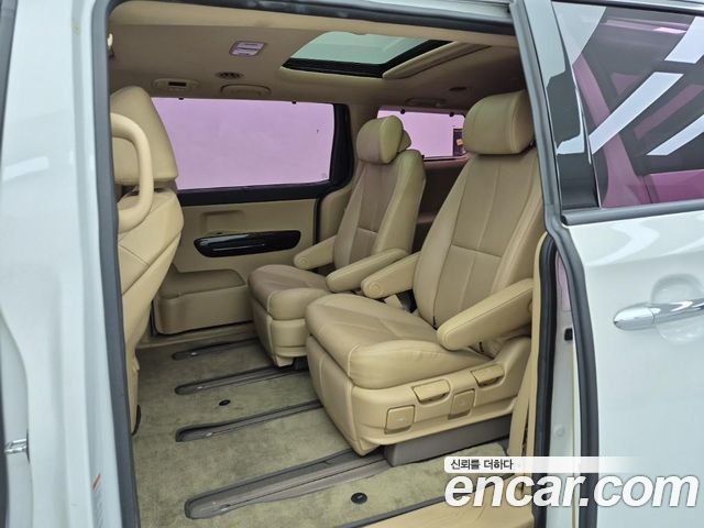 Kia Canival 2018 — photo 12