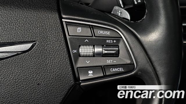 Genesis G90 2019 — photo 25