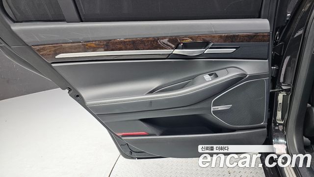 Genesis G90 2019 — photo 15