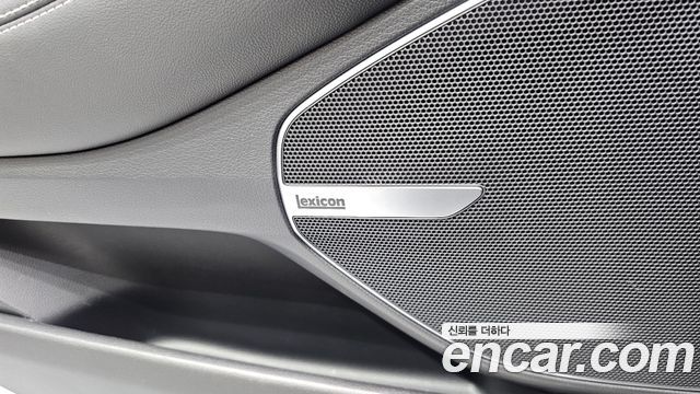 Genesis G90 2019 — photo 34