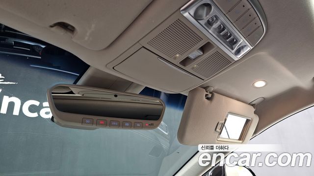 Genesis G90 2019 — photo 36
