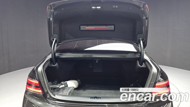 Genesis G90 2019 — photo 40