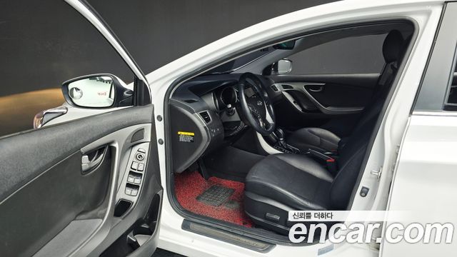 Hyundai AVANTE 2016 — photo 10