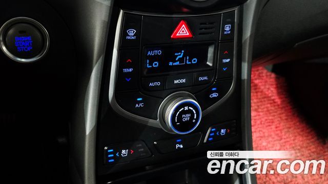 Hyundai AVANTE 2016 — photo 18