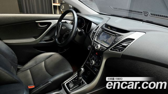 Hyundai AVANTE 2016 — photo 19