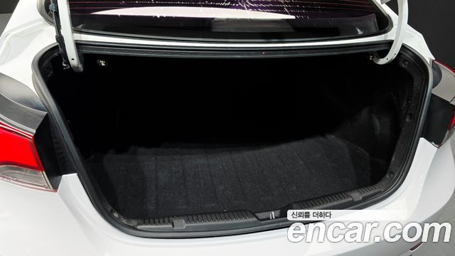 Hyundai AVANTE 2016 — photo 20