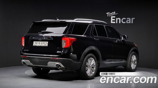 Ford Explorer 2020 — photo 2