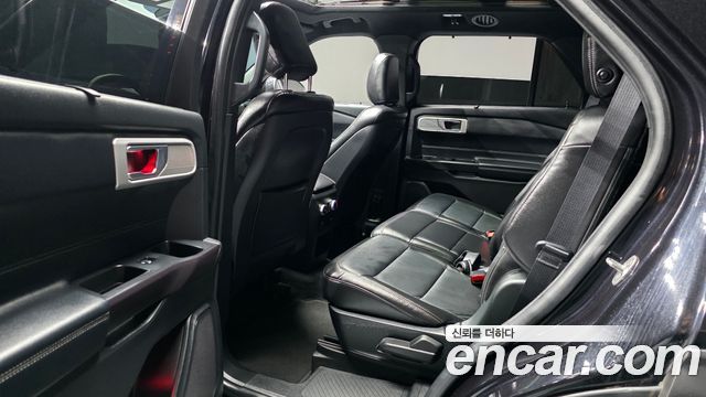 Ford Explorer 2020 — photo 18