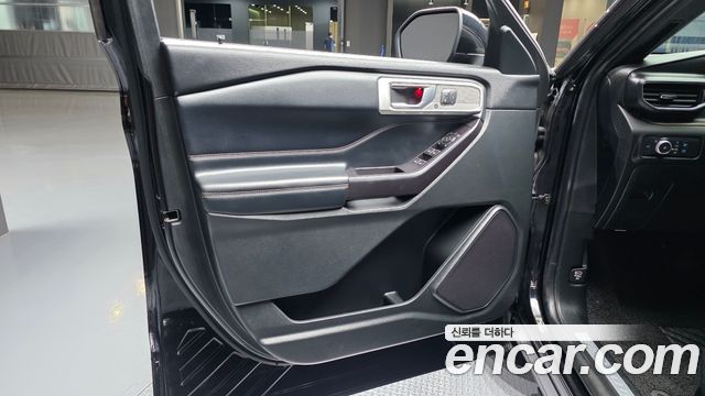 Ford Explorer 2020 — photo 14