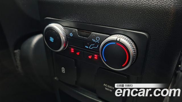 Ford Explorer 2020 — photo 29