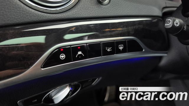 Mercedes-Benz S-Class 2020 — photo 35