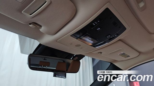 Lexus UX 2019 — photo 24