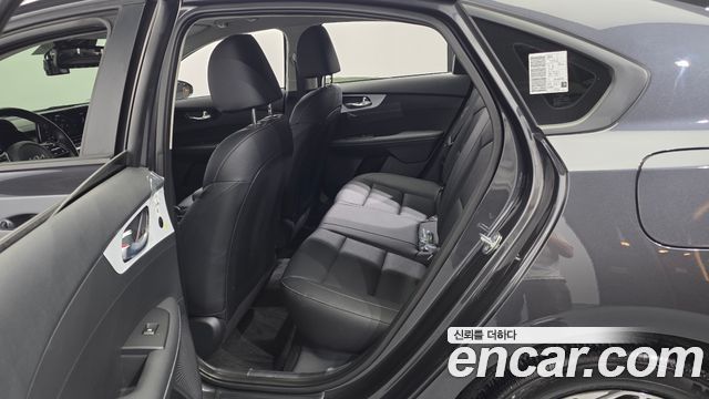 Kia K3 2024 — photo 17