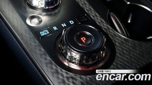 Genesis GV70 2025 — photo 9