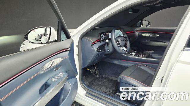 Genesis GV70 2025 — photo 10