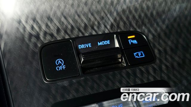 Genesis GV70 2025 — photo 13