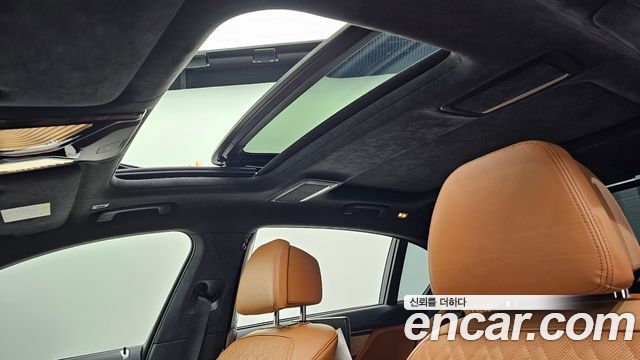 BMW 7-Series 2021 — photo 25