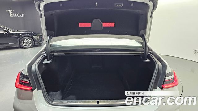 BMW 7-Series 2021 — photo 26