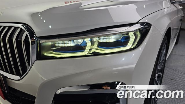 BMW 7-Series 2021 — photo 8