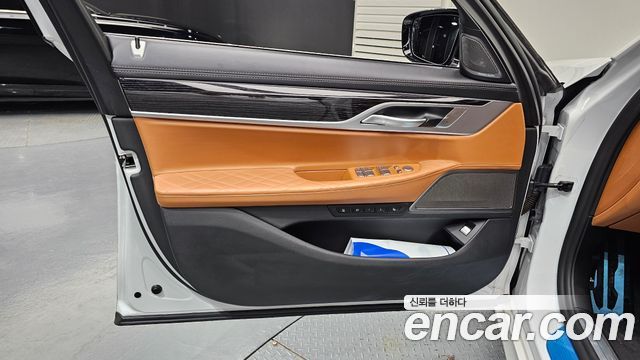 BMW 7-Series 2021 — photo 14