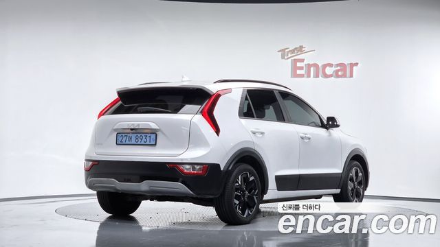 Kia Niro 2023 — photo 2