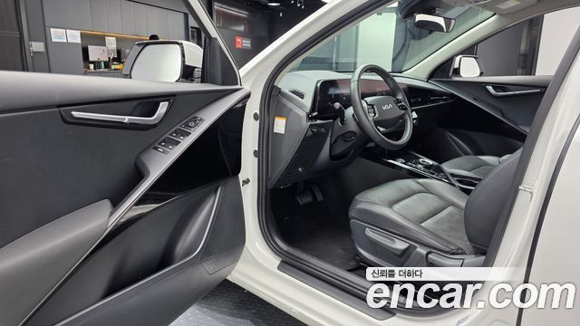 Kia Niro 2023 — photo 13