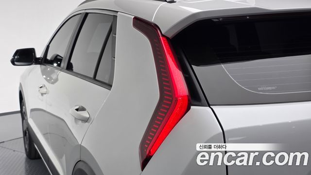 Kia Niro 2023 — photo 9