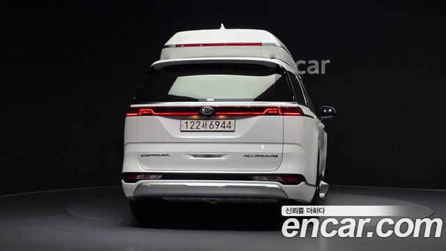 Kia Canival 2021 — photo 4