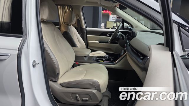 Kia Canival 2021 — photo 17