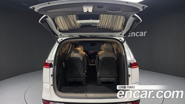 Kia Canival 2021 — photo 26