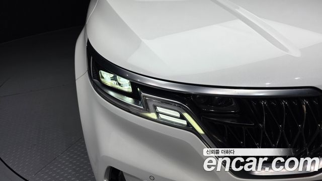 Kia Canival 2021 — photo 8