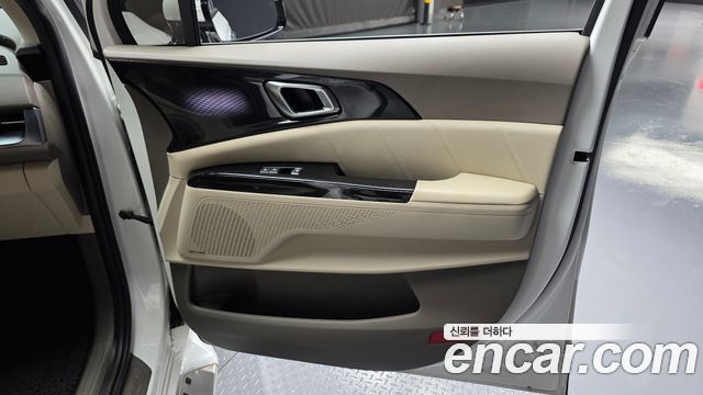 Kia Canival 2021 — photo 15