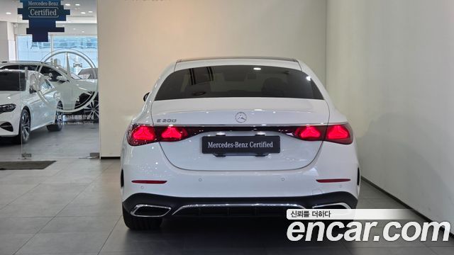 Mercedes-Benz E-Class 2026 — photo 4