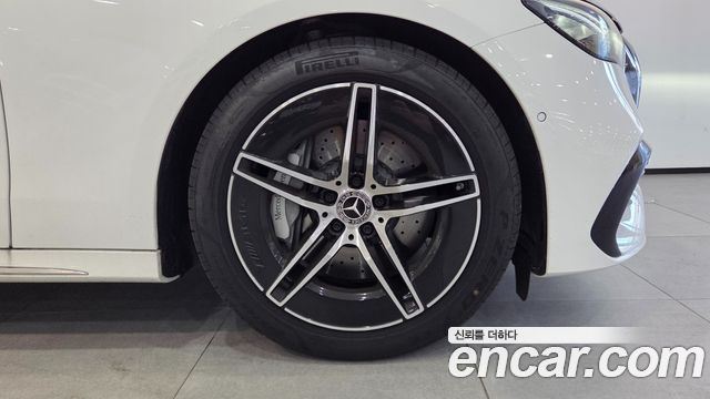 Mercedes-Benz E-Class 2026 — photo 5